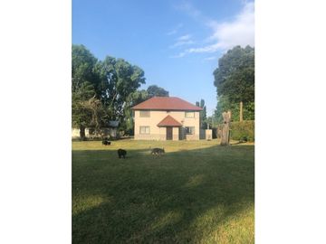 HERMOSA CASA QUINTA! BARRIO ANTARTIDA ARGENTINA, EXELENTE CHALET EN DOS PLANTAS