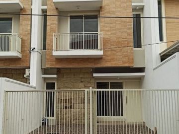 Rumah Sutorejo Utara New Minimalis, Carport 2, Row 2.5 mobil