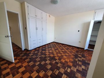 Vendo departamento central en Loja