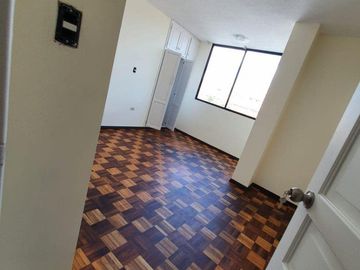 Vendo departamento central en Loja