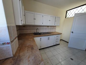 Vendo departamento central en Loja