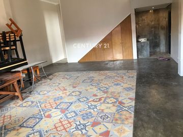 Rumah 3 Lantai Strategis Di Jalan Raya Kopo Bihbul Bandung