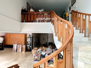 Dijual Rumah Hook Di Pondok Indah Ada Halaman Dan Swimming Pool