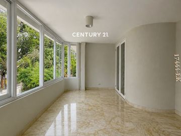 Dijual Rumah Hook Di Pondok Indah Ada Halaman Dan Swimming Pool