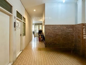 Dijual Rumah Hook Di Pondok Indah Ada Halaman Dan Swimming Pool