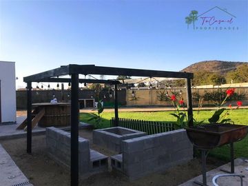 Moderna casa en parcela en venta 3D/3B en Club de Golf