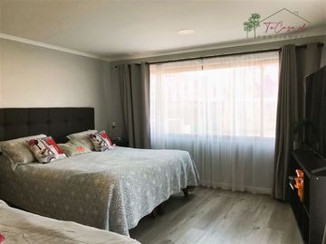 Moderna casa en parcela en venta 3D/3B en Club de Golf