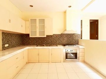 DIJUAL RUMAH at Jl MARTIMBANG KEBAYORAN BARU (3 STOREY dgn ROOFTOP)