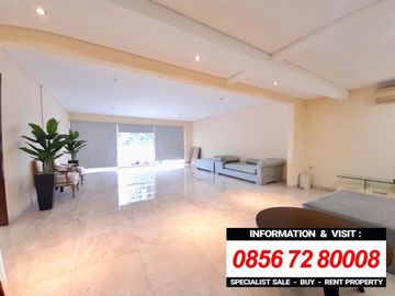 DIJUAL RUMAH at Jl MARTIMBANG KEBAYORAN BARU (3 STOREY dgn ROOFTOP)