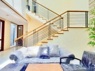 DIJUAL RUMAH at Jl MARTIMBANG KEBAYORAN BARU (3 STOREY dgn ROOFTOP)