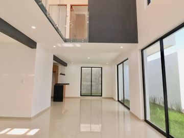 ESTRENA CASA EN VENTA EN MORELIA, ZONA ALTOZANO.