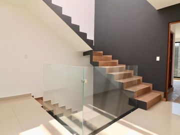 ESTRENA CASA EN VENTA EN MORELIA, ZONA ALTOZANO.