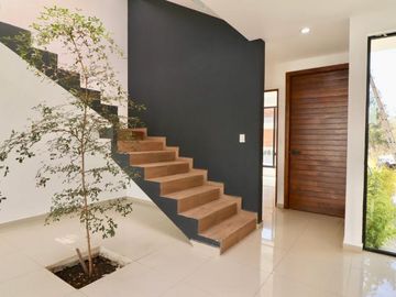 ESTRENA CASA EN VENTA EN MORELIA, ZONA ALTOZANO.