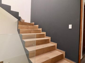 ESTRENA CASA EN VENTA EN MORELIA, ZONA ALTOZANO.