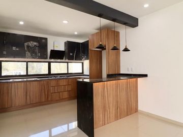 ESTRENA CASA EN VENTA EN MORELIA, ZONA ALTOZANO.