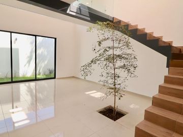 ESTRENA CASA EN VENTA EN MORELIA, ZONA ALTOZANO.