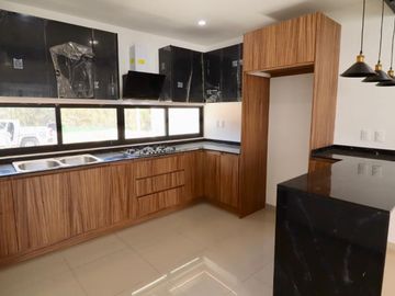 ESTRENA CASA EN VENTA EN MORELIA, ZONA ALTOZANO.