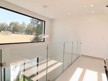ESTRENA CASA EN VENTA EN MORELIA, ZONA ALTOZANO.