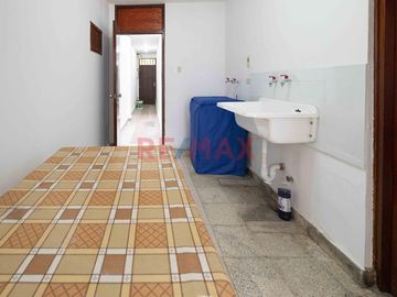 🏡 ¡Casa En Venta En Av. Higuereta – Surco!