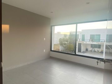 VENTA DE CASA EN EL MAYOYAZGO, LEON, GTO.