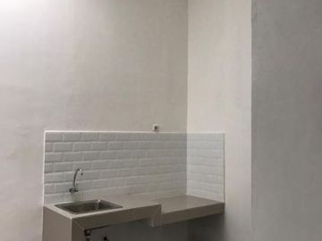 Rumah strategis fasilitas lengkap, carport 2 mobil, harga terjangkau