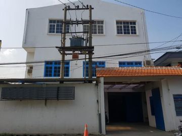 Jual Kantor Gedung 3 Lantai di Daerah Simomulyo Kota Surabaya