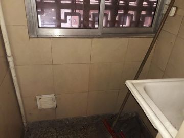 Depto 2 amb. Balcón al frente.