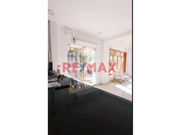 Incluye:
Hotel + Piscina + Discoteca + Restaurante
⭐ Con parámetros listos para convertirse en un hotel 4 estrellas
Ideal para eventos sociales com