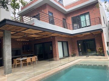 Casa en Venta en Playa del Carmen, Selvamar, Via Serena, Diseño Premium