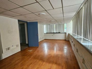 SE RENTAN OFICINAS EN LA JUAREZ