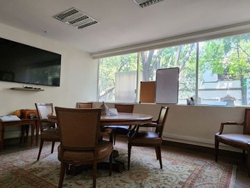 SE RENTAN OFICINAS EN LA JUAREZ