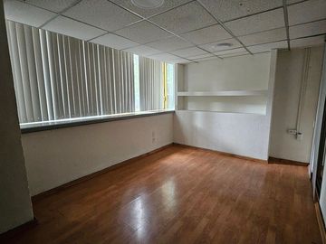 SE RENTAN OFICINAS EN LA JUAREZ