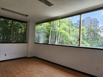 SE RENTAN OFICINAS EN LA JUAREZ