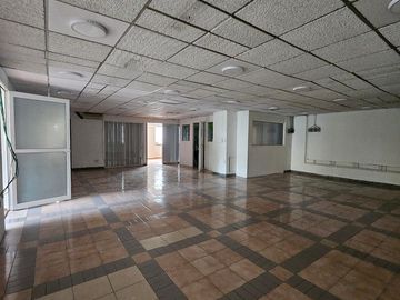 SE RENTAN OFICINAS EN LA JUAREZ