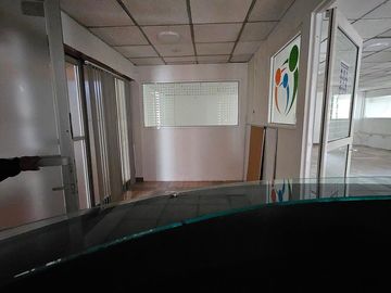 SE RENTAN OFICINAS EN LA JUAREZ