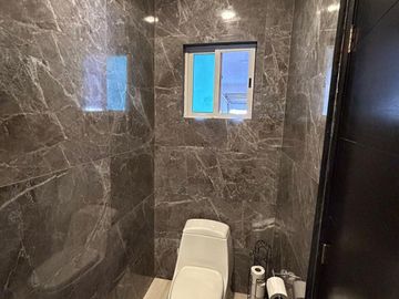 Casa Venta Puerta de Hierro Castilla Monterrey 3 Pisos Magnificas Amenidades Alberca Cancha Excelentes, Hermosos y Amplios Jardines (inmediato HEB Pue