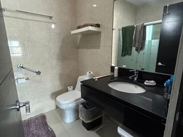 Casa Venta Puerta de Hierro Castilla Monterrey 3 Pisos Magnificas Amenidades Alberca Cancha Excelentes, Hermosos y Amplios Jardines (inmediato HEB Pue