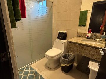 Casa Venta Puerta de Hierro Castilla Monterrey 3 Pisos Magnificas Amenidades Alberca Cancha Excelentes, Hermosos y Amplios Jardines (inmediato HEB Pue