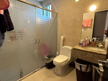 Casa Venta Puerta de Hierro Castilla Monterrey 3 Pisos Magnificas Amenidades Alberca Cancha Excelentes, Hermosos y Amplios Jardines (inmediato HEB Pue
