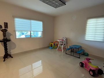 Casa Venta Puerta de Hierro Castilla Monterrey 3 Pisos Magnificas Amenidades Alberca Cancha Excelentes, Hermosos y Amplios Jardines (inmediato HEB Pue