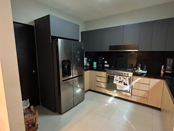 Casa Venta Puerta de Hierro Castilla Monterrey 3 Pisos Magnificas Amenidades Alberca Cancha Excelentes, Hermosos y Amplios Jardines (inmediato HEB Pue