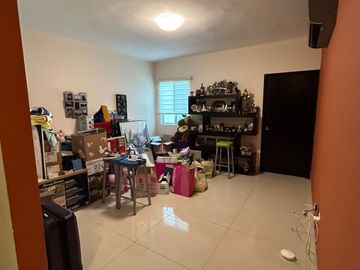Casa Venta Puerta de Hierro Castilla Monterrey 3 Pisos Magnificas Amenidades Alberca Cancha Excelentes, Hermosos y Amplios Jardines (inmediato HEB Pue