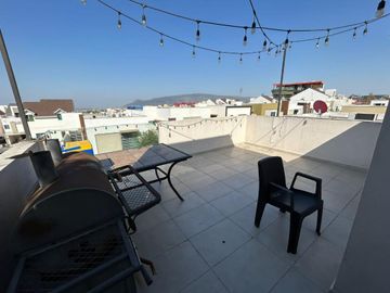 Casa Venta Puerta de Hierro Castilla Monterrey 3 Pisos Magnificas Amenidades Alberca Cancha Excelentes, Hermosos y Amplios Jardines (inmediato HEB Pue