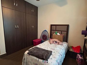 Casa Venta Puerta de Hierro Castilla Monterrey 3 Pisos Magnificas Amenidades Alberca Cancha Excelentes, Hermosos y Amplios Jardines (inmediato HEB Pue