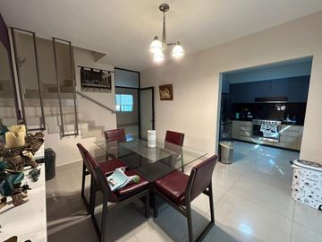 Casa Venta Puerta de Hierro Castilla Monterrey 3 Pisos Magnificas Amenidades Alberca Cancha Excelentes, Hermosos y Amplios Jardines (inmediato HEB Pue