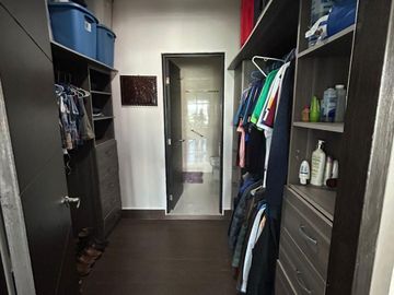 Casa Venta Puerta de Hierro Castilla Monterrey 3 Pisos Magnificas Amenidades Alberca Cancha Excelentes, Hermosos y Amplios Jardines (inmediato HEB Pue