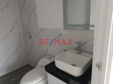 BELLO DUPLEX DE ESTRENO ENTREGA INMEDIATA URB LOS MANZANOS SURCO!
Precio S/ 960,000 no incluye cochera
Precio de cochera S/50,000 
Area Ocupada