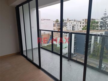 BELLO DUPLEX DE ESTRENO ENTREGA INMEDIATA URB LOS MANZANOS SURCO!
Precio S/ 960,000 no incluye cochera
Precio de cochera S/50,000 
Area Ocupada