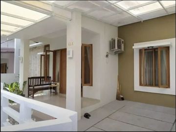 Rumah cantik semi Furnished Purwomartani
