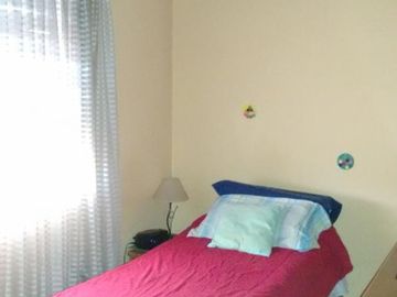 CASA DE 4 AMBIENTES EN LOTE PROPIO. ¡¡¡ EXCELENTE ESTADO